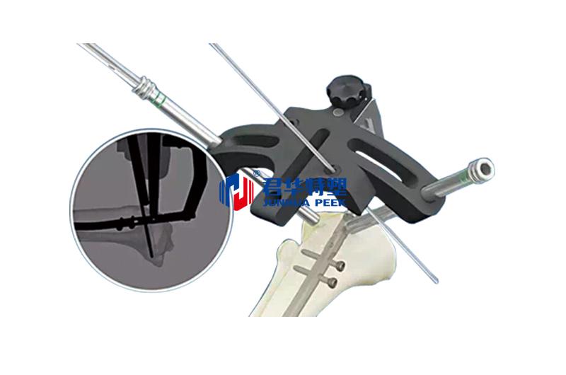 髄内釘手術用PEEKロッドホルダー