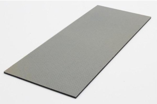 連続炭素繊維およびガラス繊維強化PEEK複合材料プレート